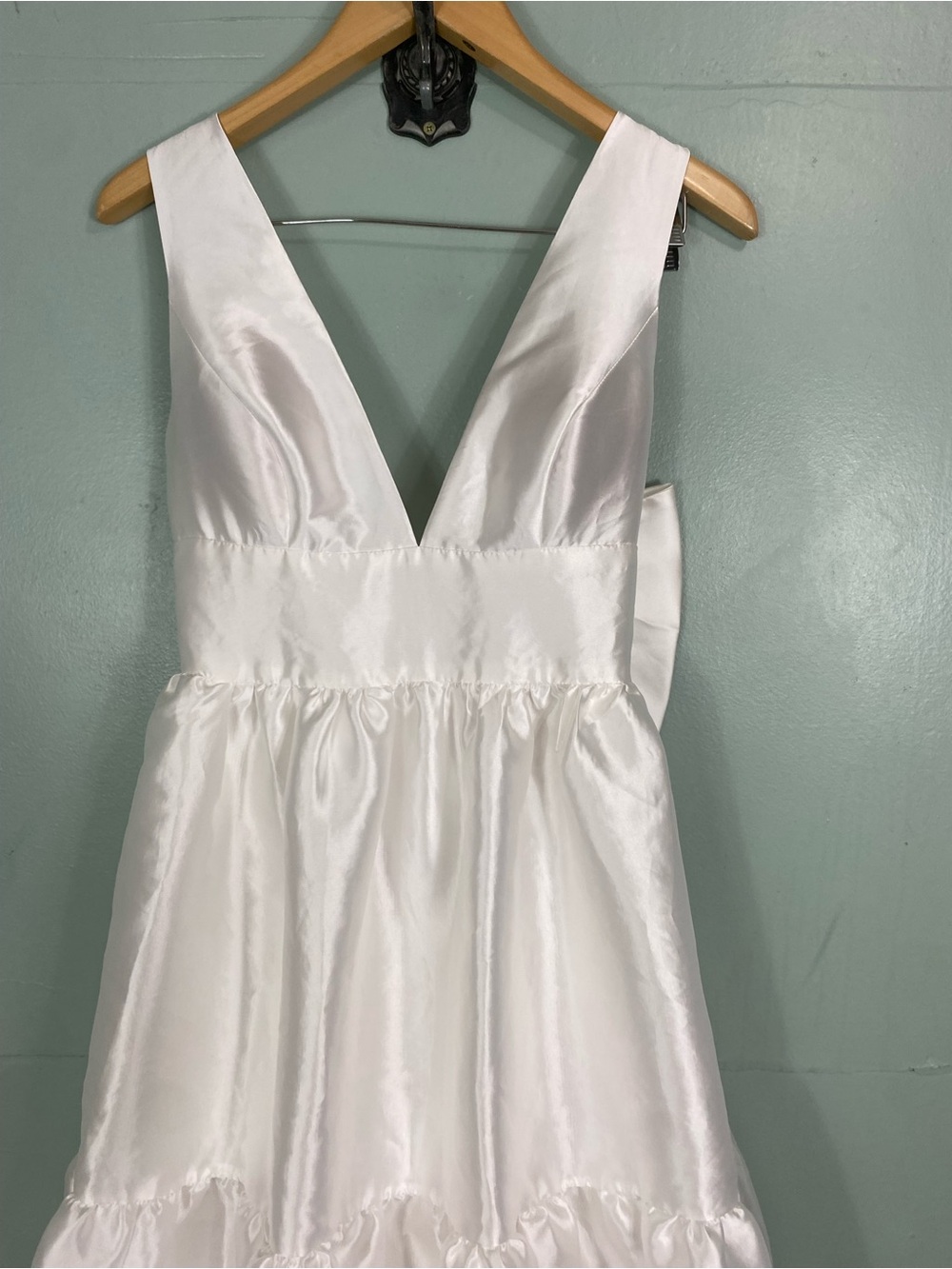 Hutch Sleeveless V-Neck Bow Back Tiered A-Line Maxi Dress Size 2 Iridescent - Picture 3 of 8